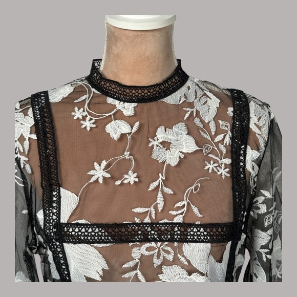 Gracia Black & White Floral Embroidered Long Sleeve Mesh Peplum Top L - Picture 2 of 16
